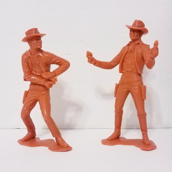 Louis Marx Toys Two 2 Cowboy Marx Plastic Figure With Guns Hat 6